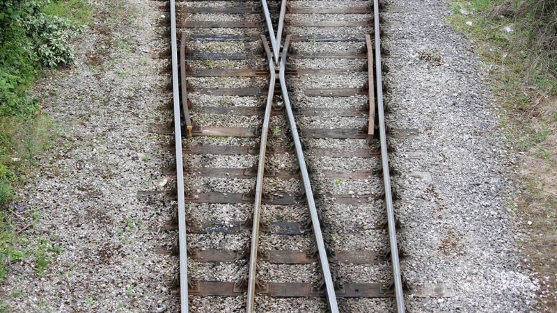 To sets of railway tracks converging